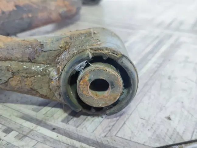 Рычаг передний нижний правый Land Rover Sport L320