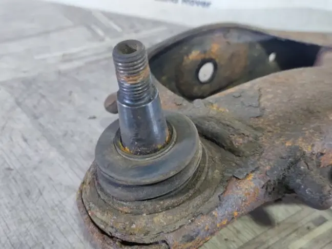 Рычаг передний нижний правый Land Rover Sport L320