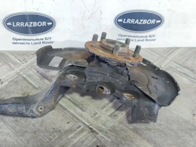 Кулак передний правый Range Rover Sport L320 09-13