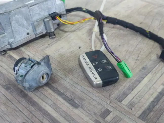 Ключ с замком зажигания Range Rover Sport 3.0