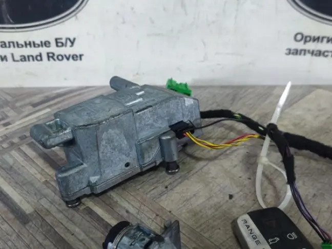 Ключ с замком зажигания Range Rover Sport 3.0