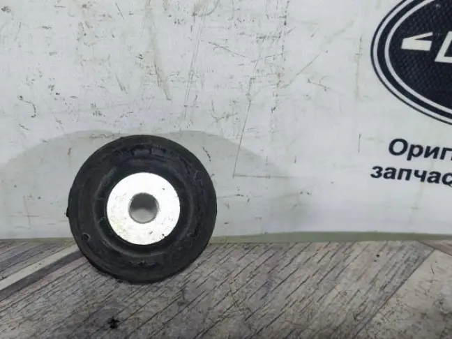 Опора кузова рамы Range Rover Sport L320