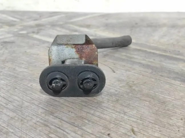 Форсунка фароомывателя правая Range Rover L320