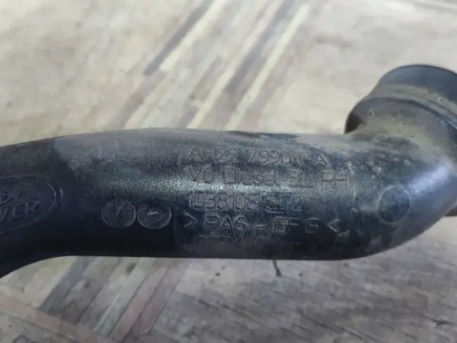 Патрубок турбины правый Range Rover Sport 3.0