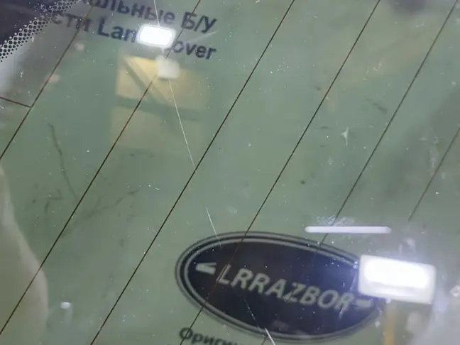 Стекло кузовное глухое правое Land Rover Sport 320