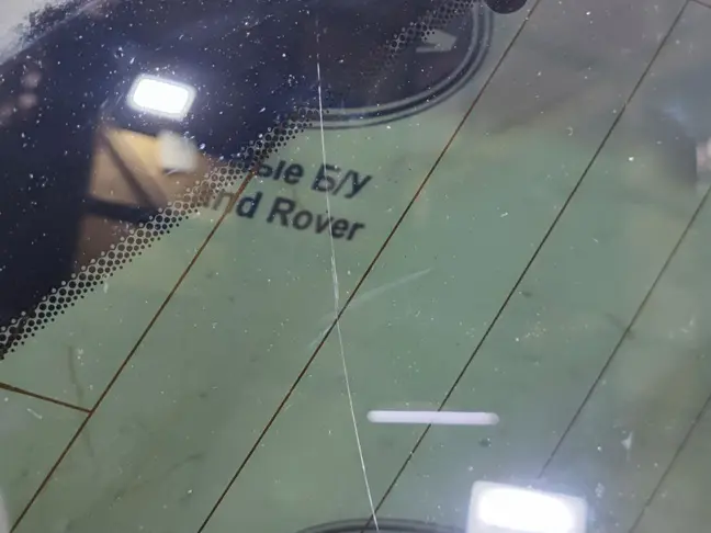 Стекло кузовное глухое правое Land Rover Sport 320