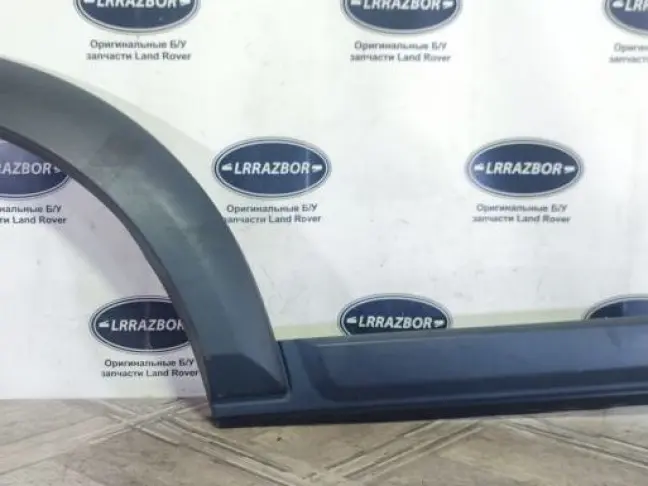 Молдинг двери задней правой DISCOVERY 3 L319 05-09