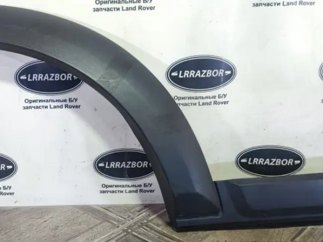 Молдинг двери задней правой DISCOVERY 3 L319 05-09