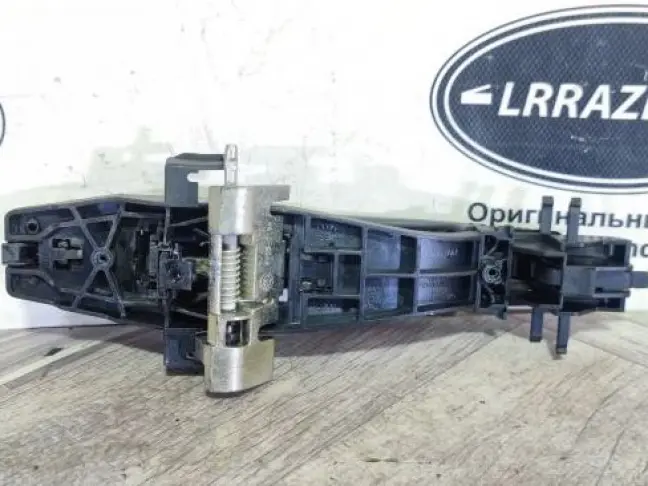 Ручка двери передней правой DISCOVERY 3 L319 05-09