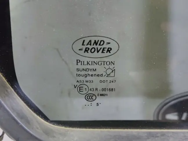 Форточка двери задней правой L319 Discovery