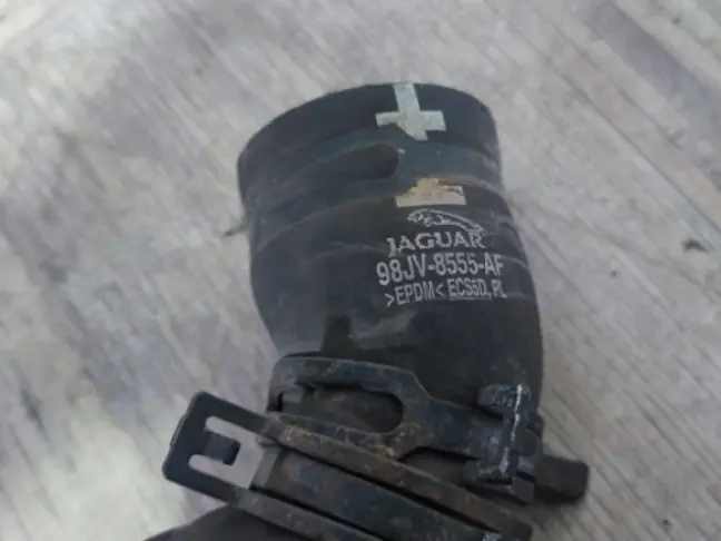 Патрубок системы охлаждения Range Rover L322 02-06