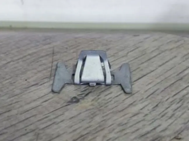 Закладная козырька Land Rover DISCOVERY L319