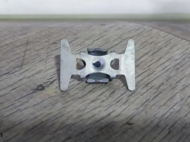 Закладная козырька Land Rover DISCOVERY L319