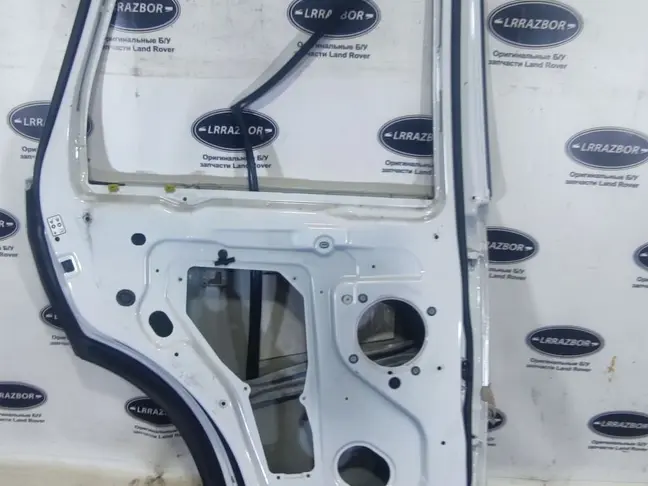 Дверь задняя левая Range Rover Sport L320