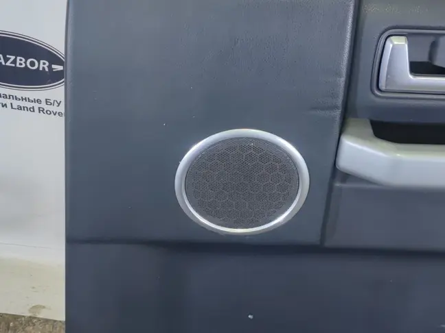 Обшивка двери правая перед DISCOVERY 3 L319 05-09