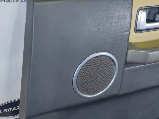 Обшивка двери правая перед DISCOVERY 3 L319 05-09