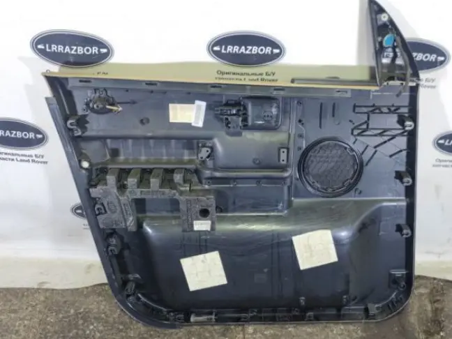 Обшивка двери правая перед DISCOVERY 3 L319 05-09