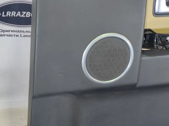 Обшивка двери правая перед DISCOVERY 3 L319 05-09