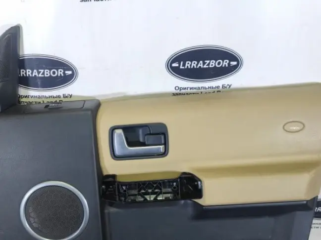 Обшивка двери правая перед DISCOVERY 3 L319 05-09