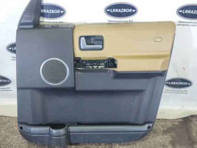 Обшивка двери правая перед DISCOVERY 3 L319 05-09