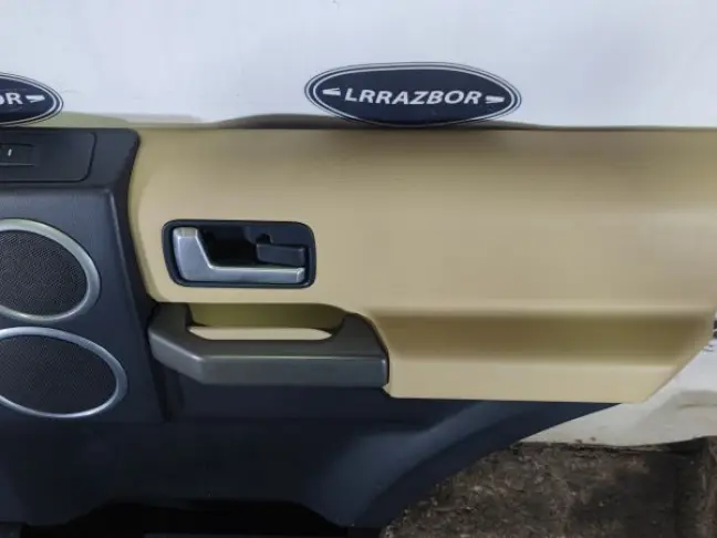 Обшивка двери правая задняя DISCOVERY 3 L319 05-09