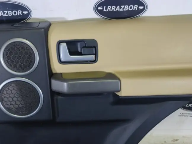 Обшивка двери правая задняя DISCOVERY 3 L319 05-09