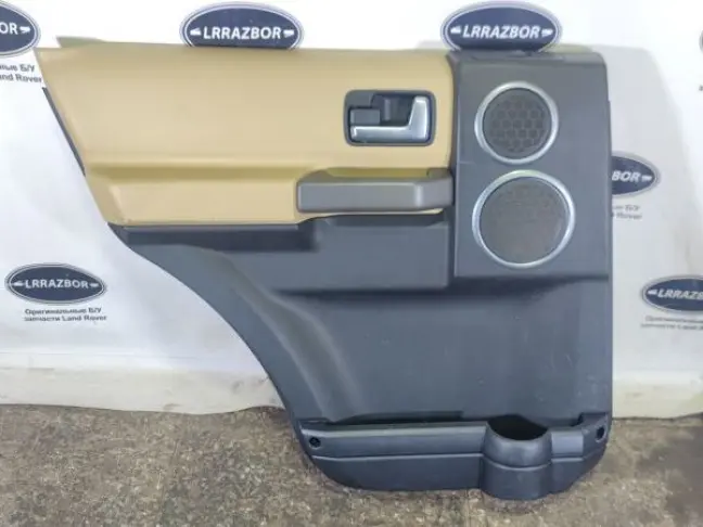 Обшивка двери левая задняя DISCOVERY 3 L319 05-09