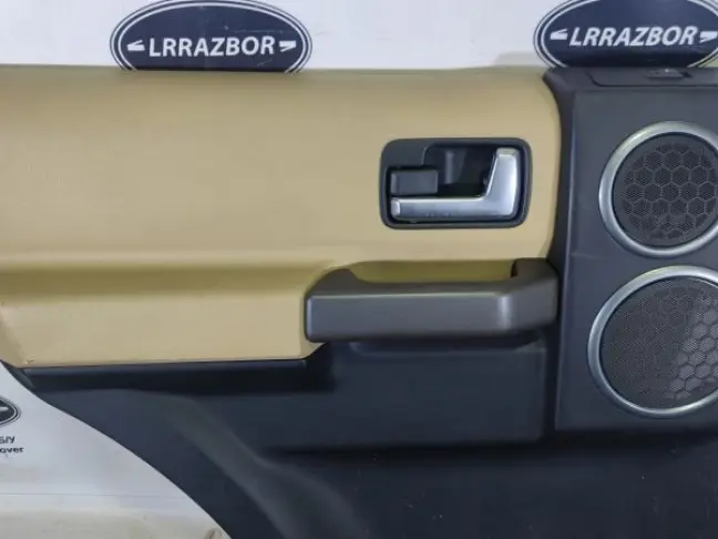 Обшивка двери левая задняя DISCOVERY 3 L319 05-09