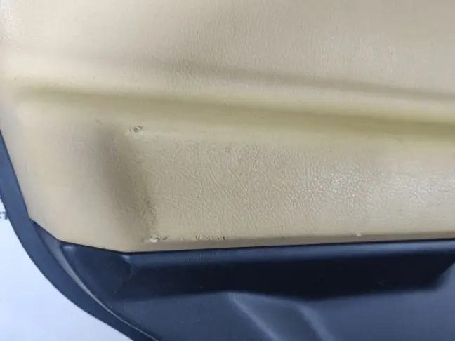 Обшивка двери левая задняя DISCOVERY 3 L319 05-09