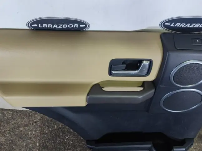 Обшивка двери левая задняя DISCOVERY 3 L319 05-09