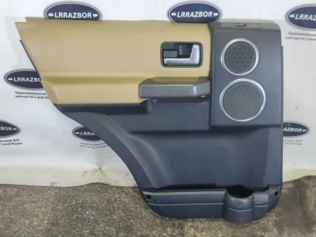 Обшивка двери левая задняя DISCOVERY 3 L319 05-09