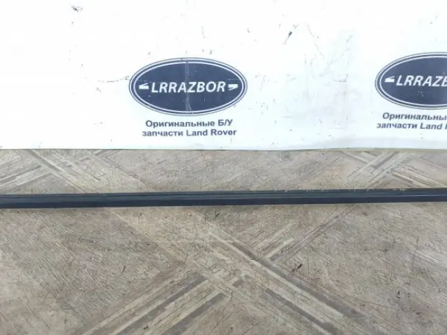 Молдинг стекла переднего правого Range Rover L322
