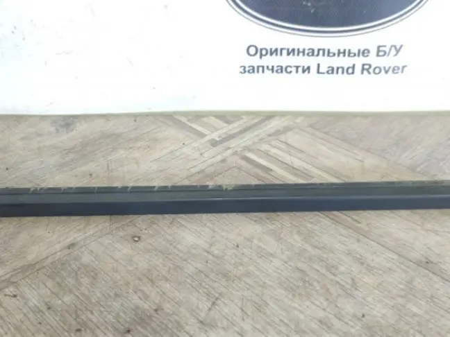 Молдинг стекла переднего правого Range Rover L322