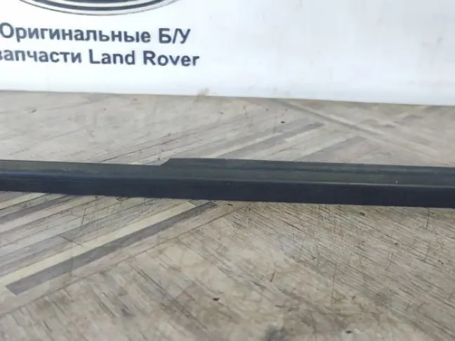 Молдинг стекла переднего правого Range Rover L322