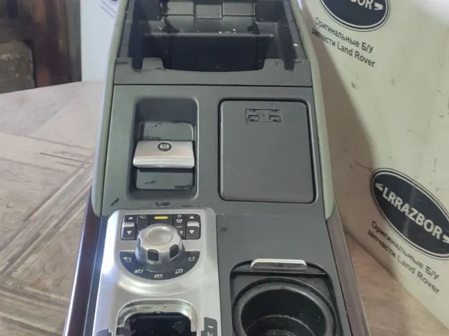 Консоль подлокотник Range Rover 3 L322 2007-2012