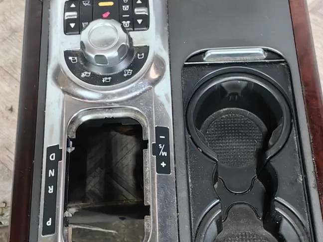 Консоль подлокотник Range Rover 3 L322 2007-2012