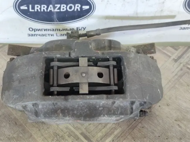 Суппорт правый передний Range Rover 3 L322