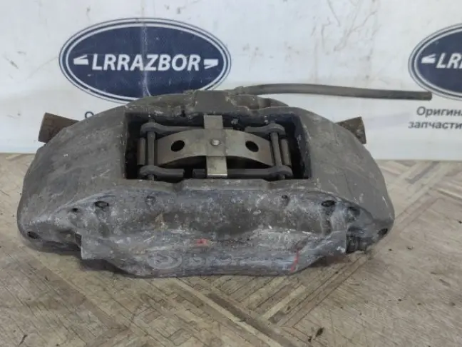 Суппорт правый передний Range Rover 3 L322