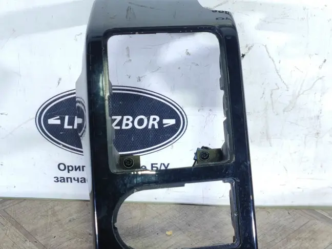 Вставка правая торпеды Land Rover Range Rover L322