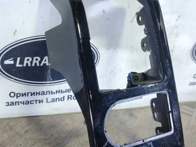 Вставка правая торпеды Land Rover Range Rover L322