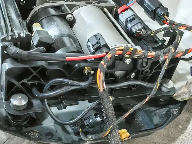 Компрессор пневмоподвески Range Rover L322 10-12