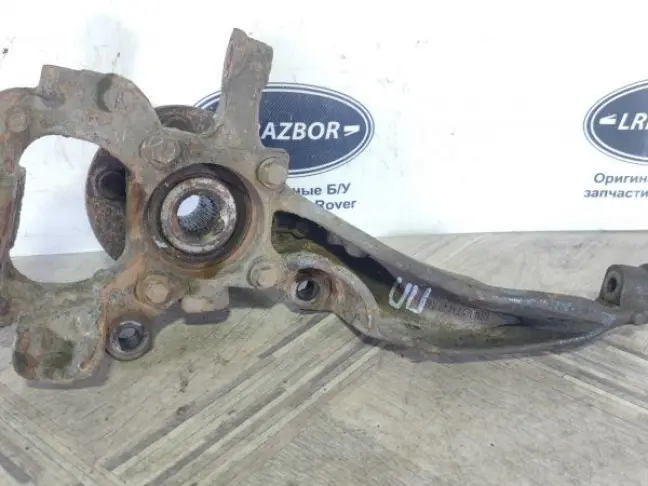 Кулак передний правый  Range Rover Sport L320 05+