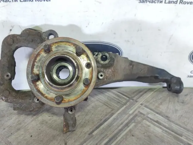 Кулак передний правый  Range Rover Sport L320 05+