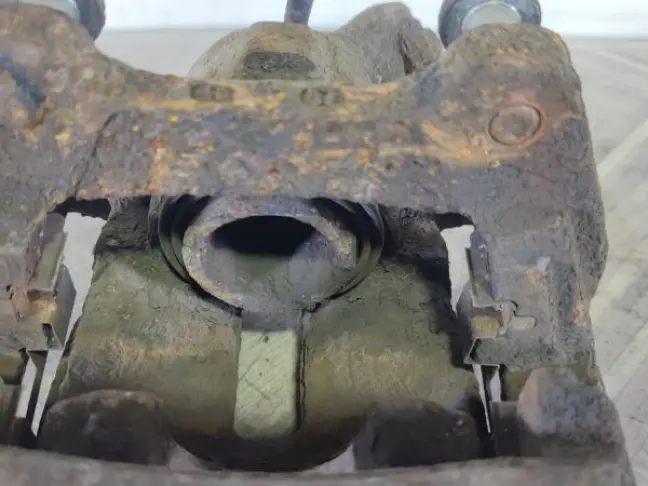 Суппорт правый задний Land Rover Sport L320