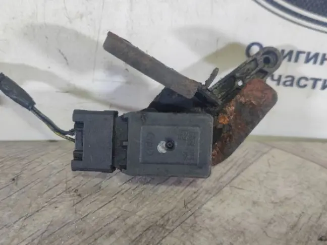 Датчик положения кузова передний RRS L320 дорест