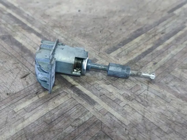 Личинка замка двери Range Rover 3 L322 02-12