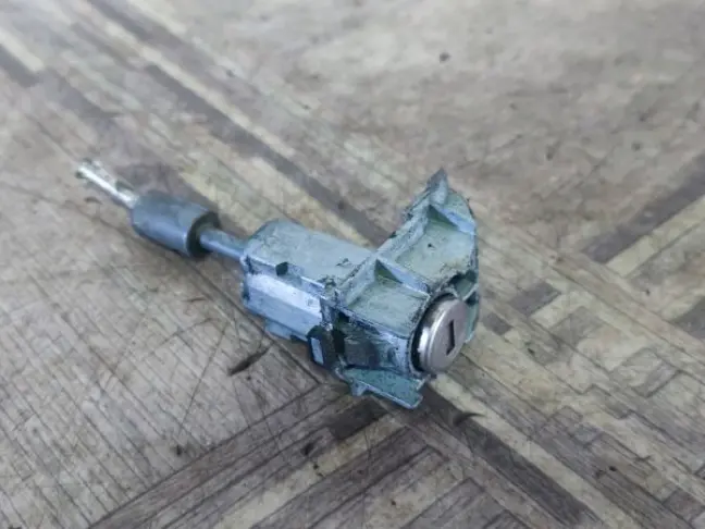 Личинка замка двери Range Rover 3 L322 02-12