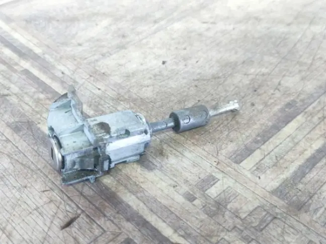 Личинка замка двери Range Rover 3 L322 02-12