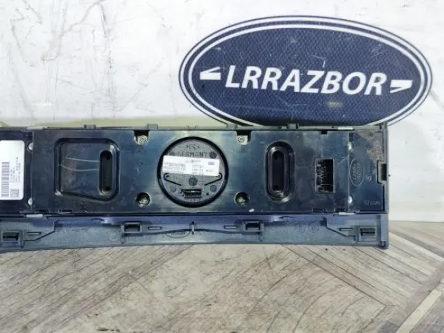 Панель управления с часами  Range Rover L322 07-09