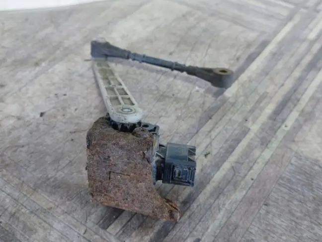 Датчик положения кузова лев Range Rover L322 05-09